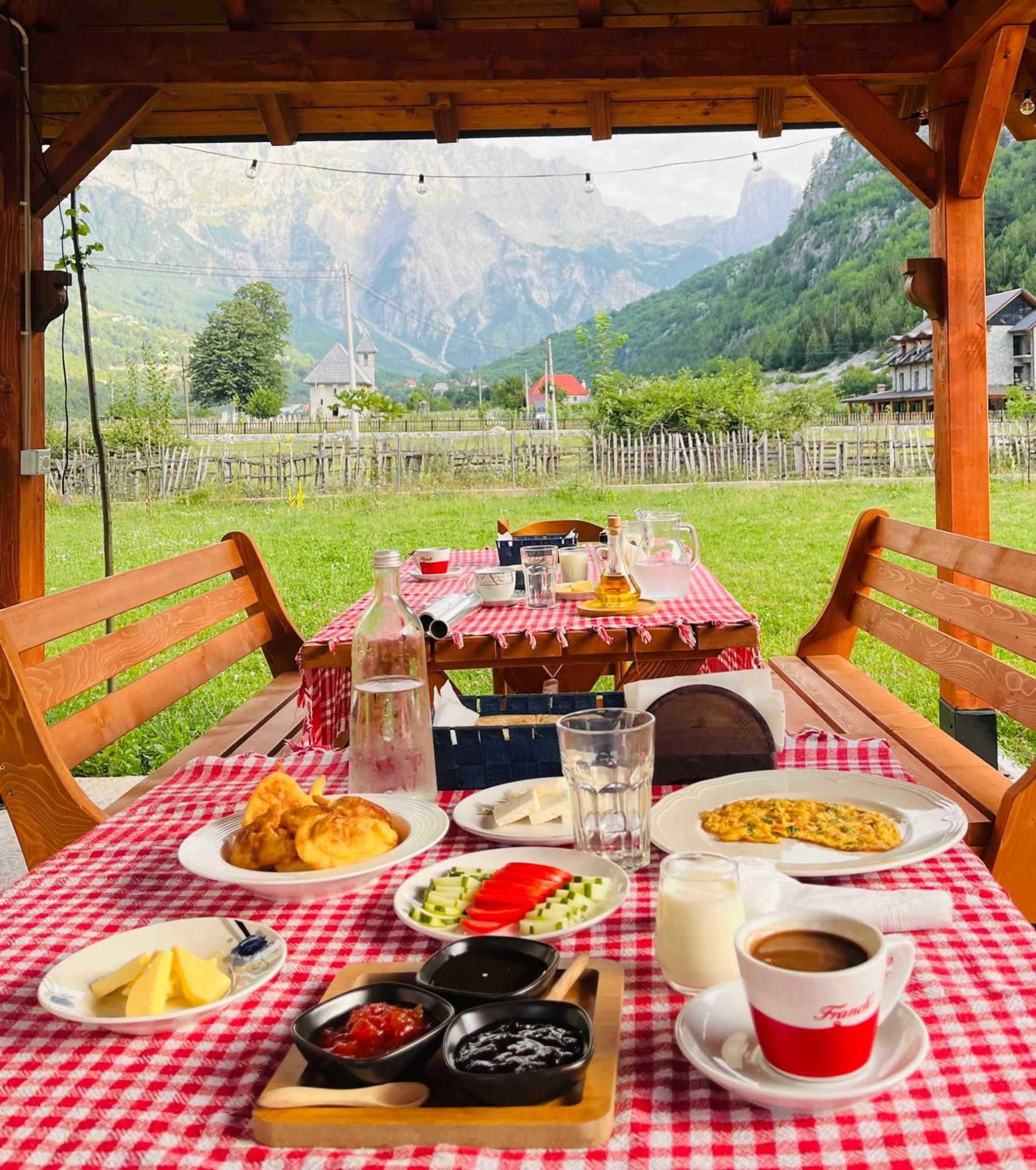 Te Sofra Hotel Shkodra Kültér fotó